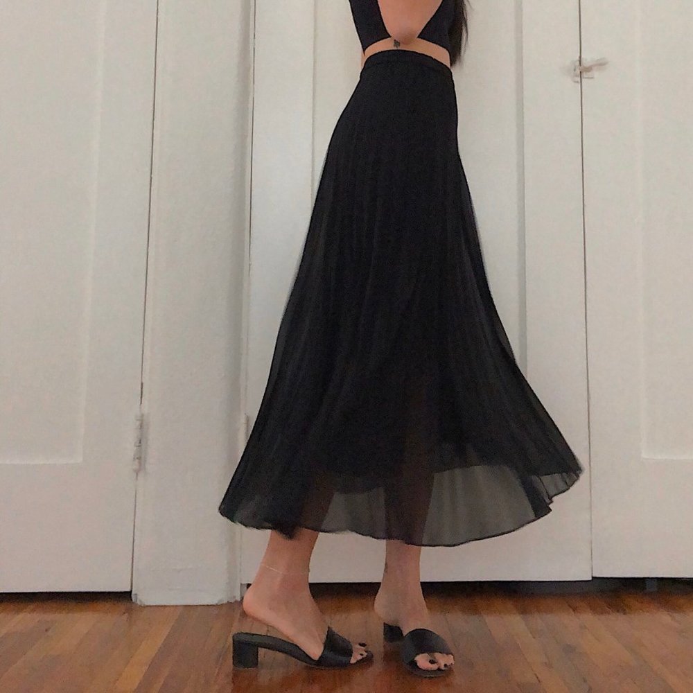 UNIQLO Pleated Midi Skirt